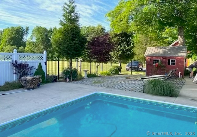 Old Lyme, Connecticut, 06371, United States, 4 Bedrooms Bedrooms, ,2 BathroomsBathrooms,Residential,For Sale,1998441