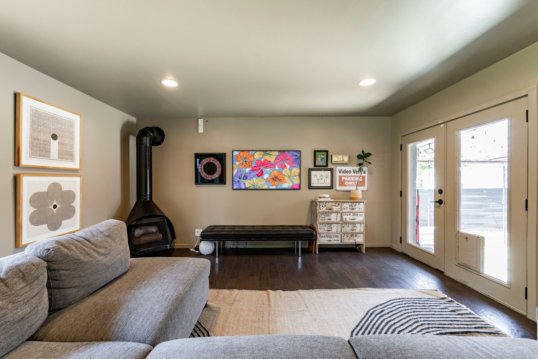  Spacious Millcreek Bungalow with Expansive Backyard & 2-Car Garage - 物件實景