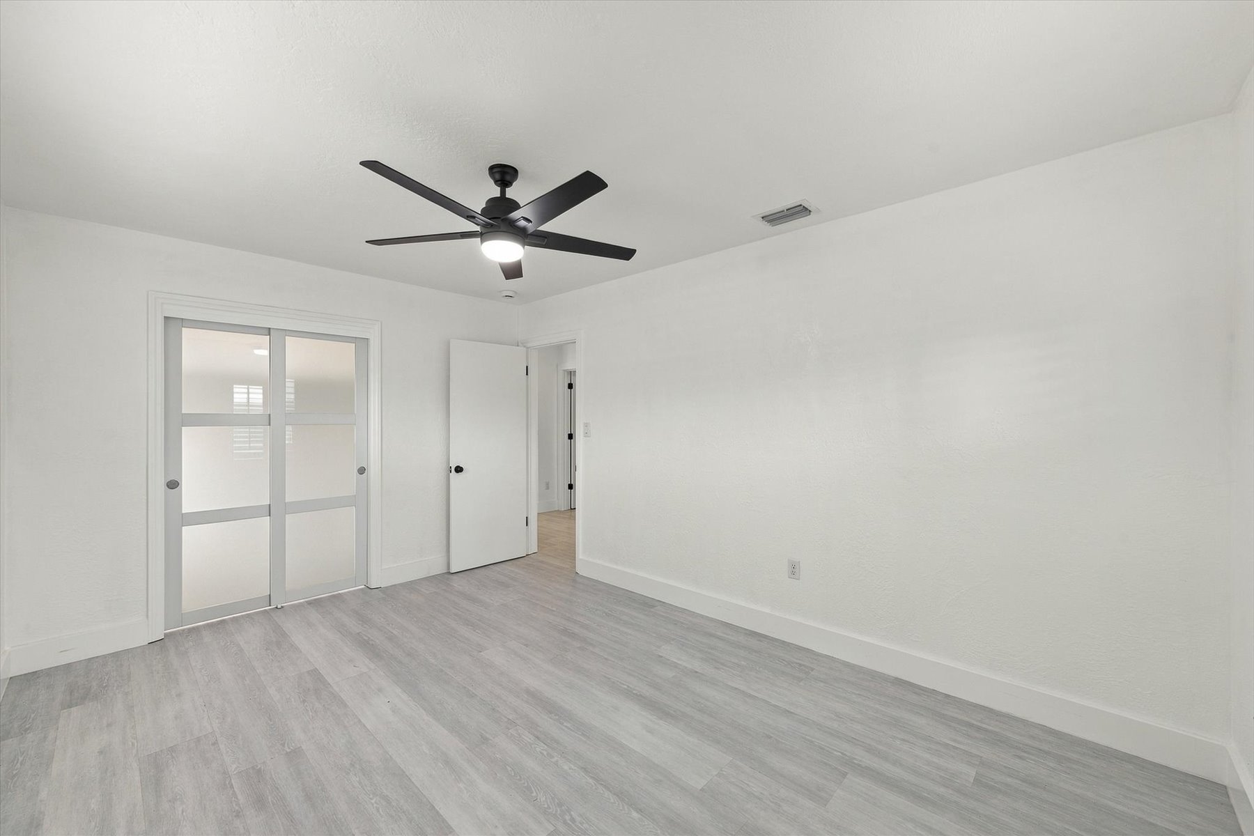  446 Coral Drive, Melbourne, FL, 32935 - 物件實景
