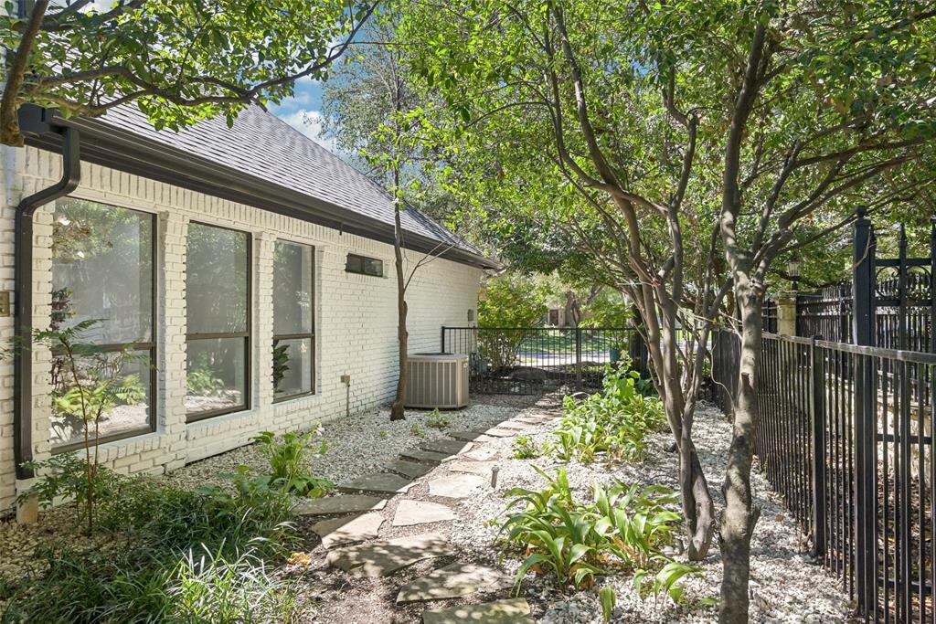 Dallas, Texas, 75248, United States, 4 Bedrooms Bedrooms, ,4 BathroomsBathrooms,Residential,For Sale,1900656