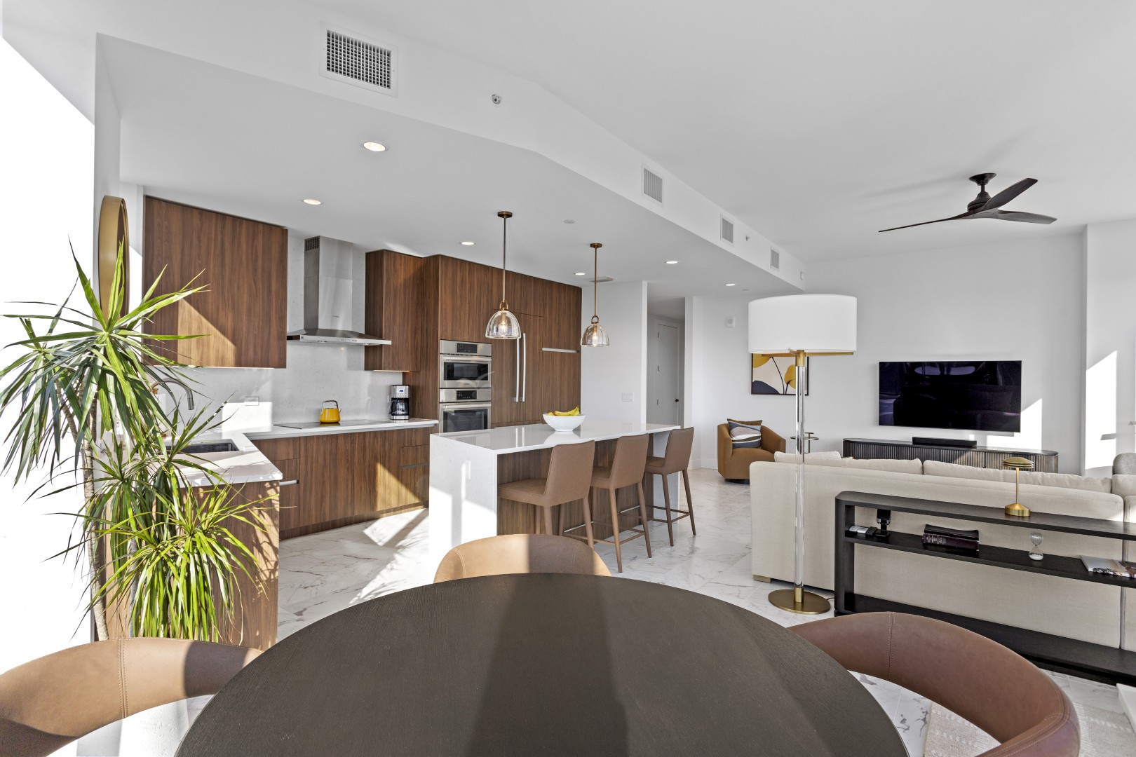 St Petersburg, Florida, 33701, United States, 3 Bedrooms Bedrooms, ,3 BathroomsBathrooms,Residential,For Sale,2018618