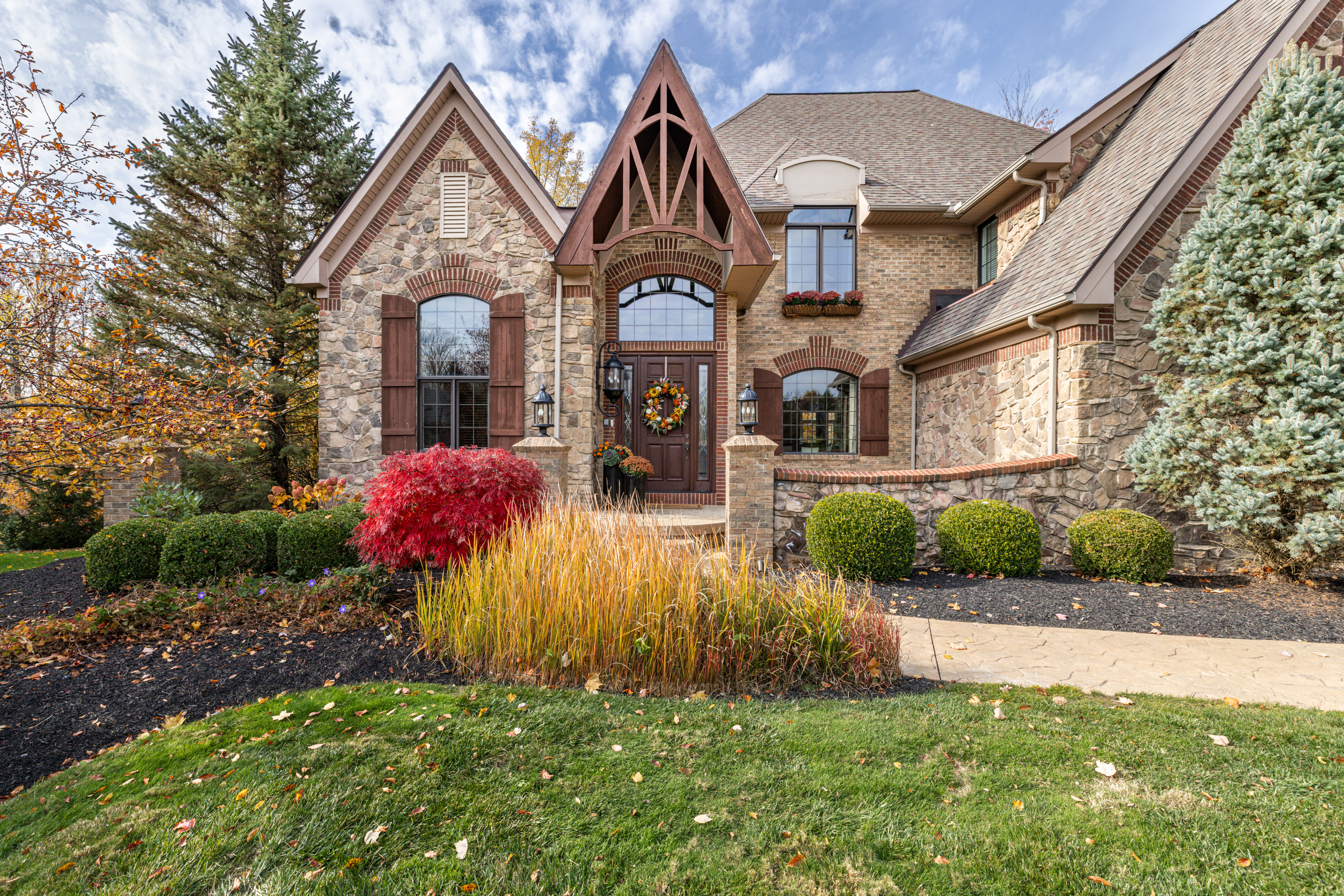 Strongsville, Ohio, 44136, United States, 4 Bedrooms Bedrooms, ,5 BathroomsBathrooms,Residential,For Sale,1988624