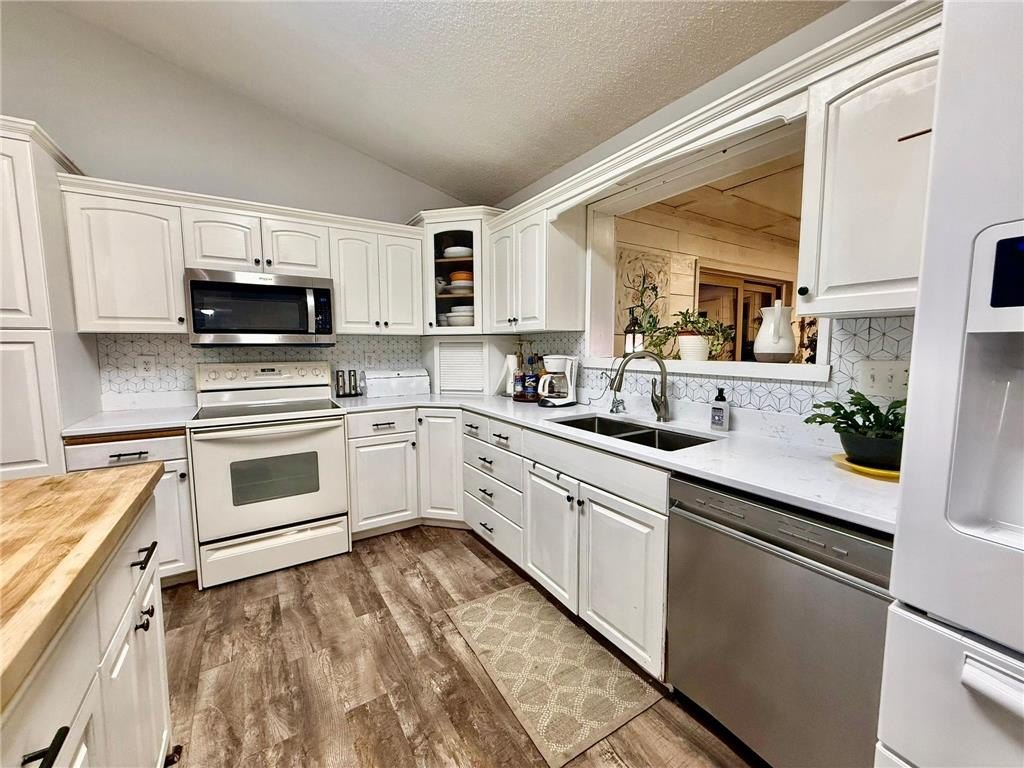 Alexandria Twp, Minnesota, 56308, United States, 5 Bedrooms Bedrooms, ,2 BathroomsBathrooms,Residential,For Sale,2036920