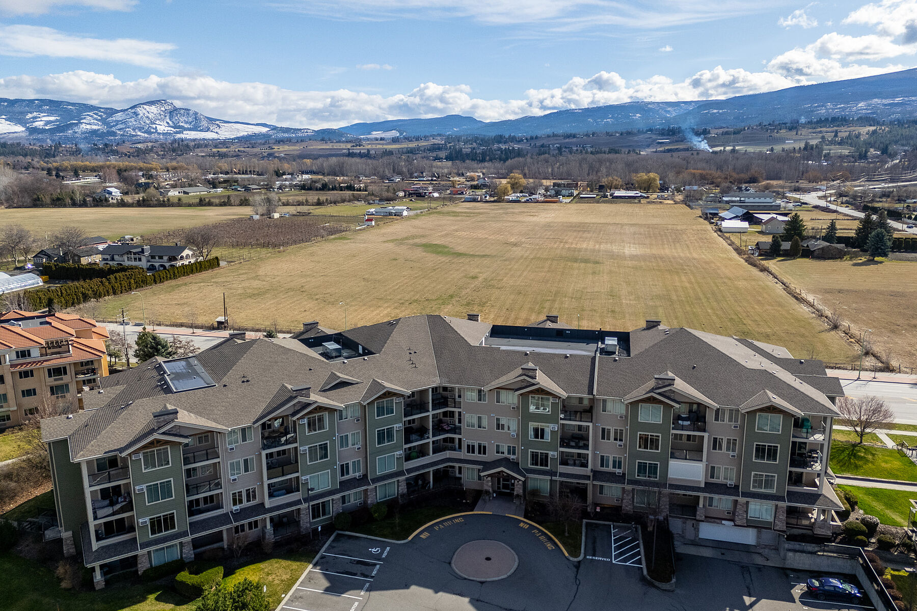  Mission Meadows Condo - 物件實景