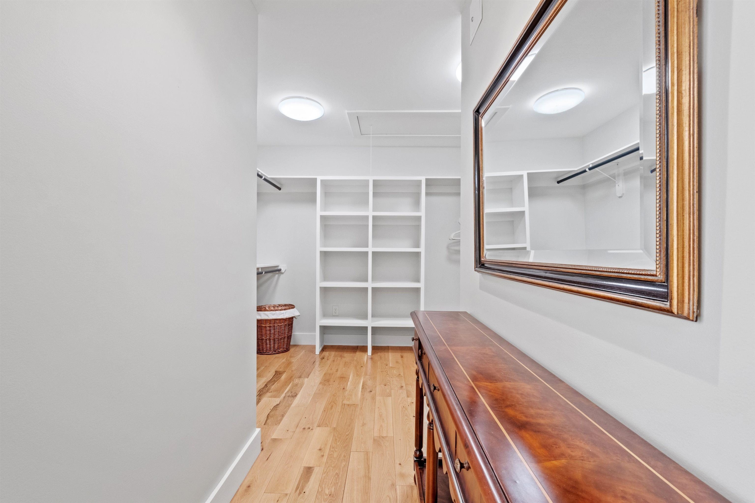 Lincoln, New Hampshire, 03251, United States, 5 Bedrooms Bedrooms, ,3 BathroomsBathrooms,Residential,For Sale,1981884