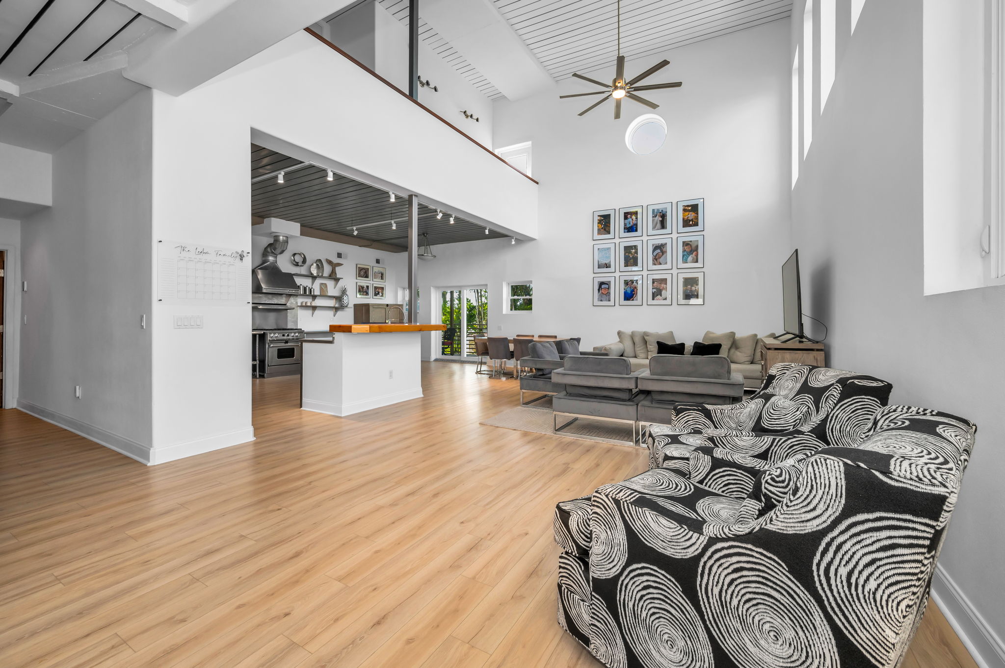 Treasure Island, Florida, 33706, United States, 3 Bedrooms Bedrooms, ,3 BathroomsBathrooms,Residential,For Sale,1996419