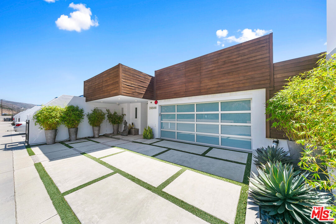 Malibu, California, 90265, United States, 3 Bedrooms Bedrooms, ,4 BathroomsBathrooms,Residential,For Sale,1722107