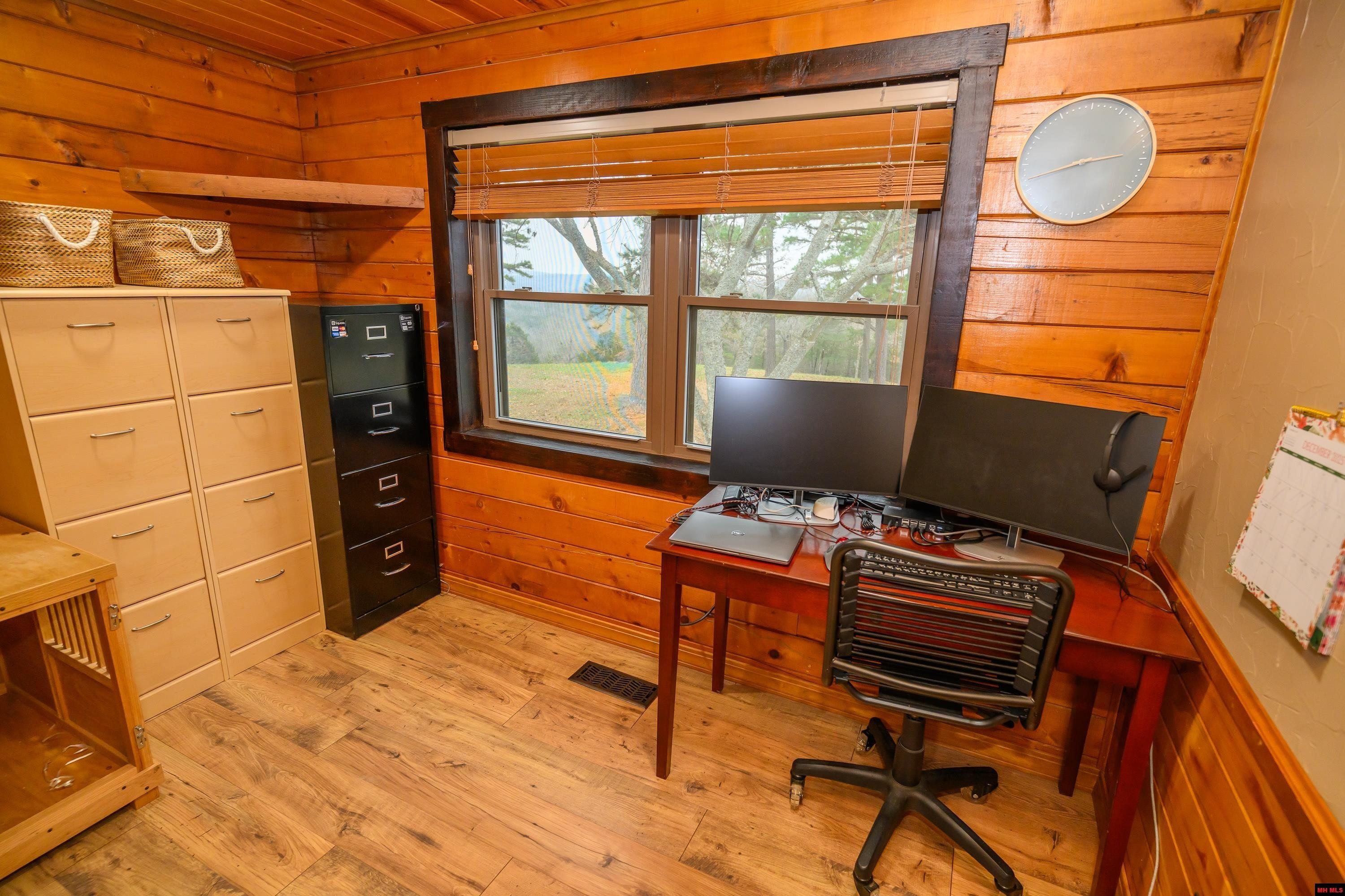 Mountain Home, Arkansas, 72653, United States, 2 Bedrooms Bedrooms, ,3 BathroomsBathrooms,Residential,For Sale,2009104