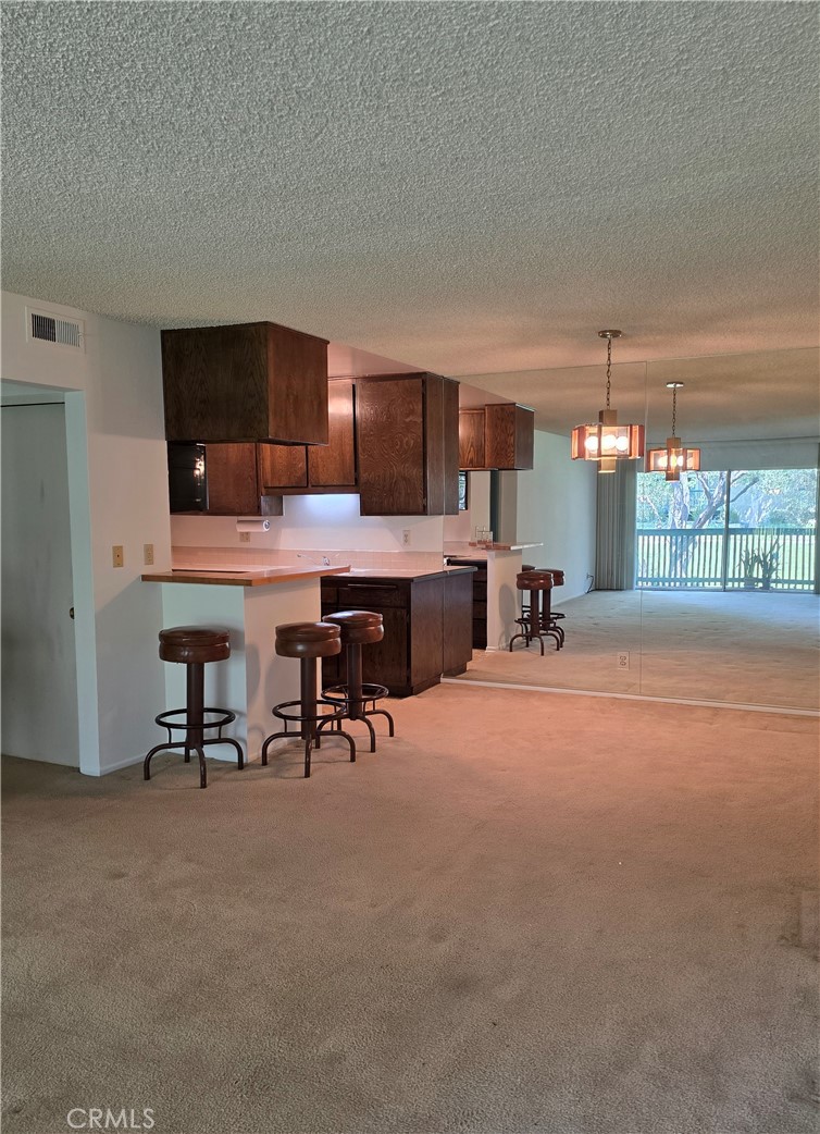 Long Beach, California, 90814, United States, 2 Bedrooms Bedrooms, ,2 BathroomsBathrooms,Residential,For Sale,1949183