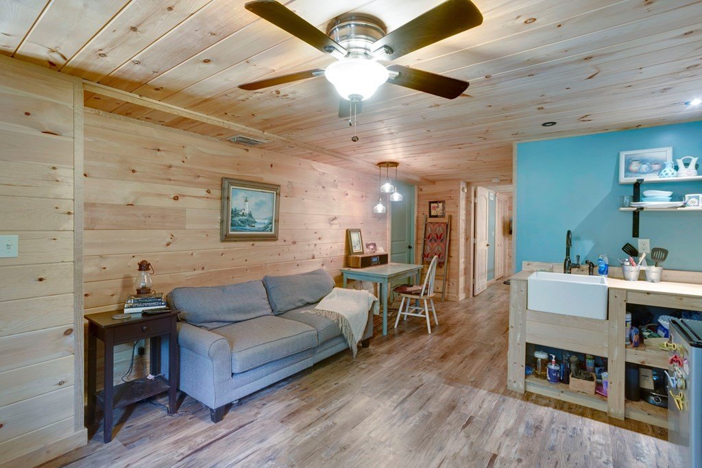 Blairsville, Georgia, 30512, United States, 3 Bedrooms Bedrooms, ,3 BathroomsBathrooms,Residential,For Sale,1889630