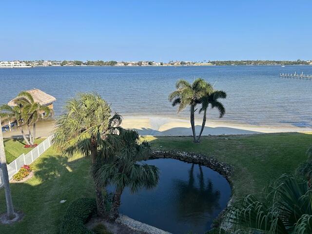 Hypoluxo, Florida, 33462, United States, 2 Bedrooms Bedrooms, ,2 BathroomsBathrooms,Residential,For Sale,1736314