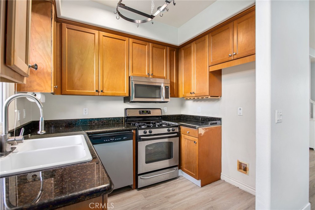 Long Beach, California, 90813, United States, 2 Bedrooms Bedrooms, ,2 BathroomsBathrooms,Residential,For Sale,1905723