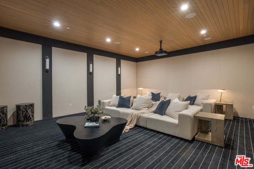 Los Angeles, California, 90049, United States, 5 Bedrooms Bedrooms, ,3 BathroomsBathrooms,Residential,For Sale,1839044