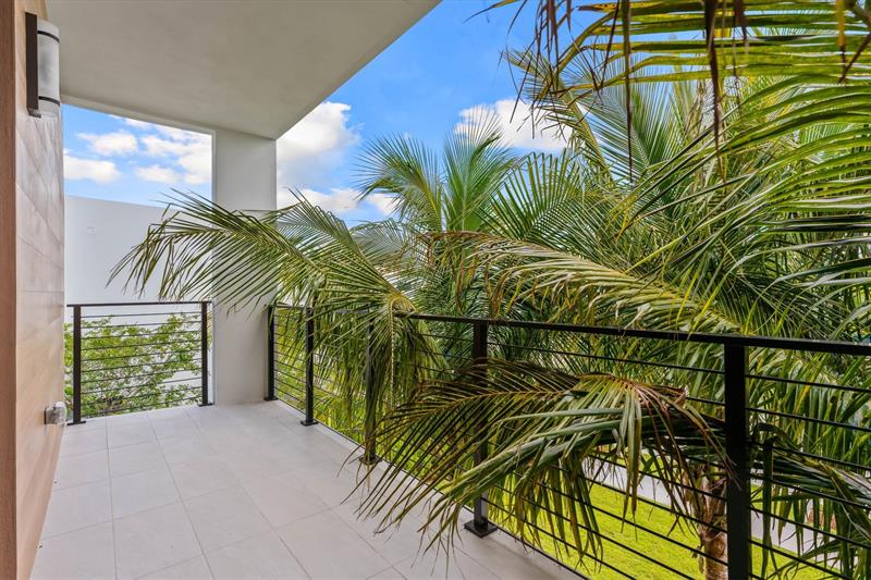 Weston, Florida, 33326, United States, 5 Bedrooms Bedrooms, ,10 BathroomsBathrooms,Residential,For Sale,1925286