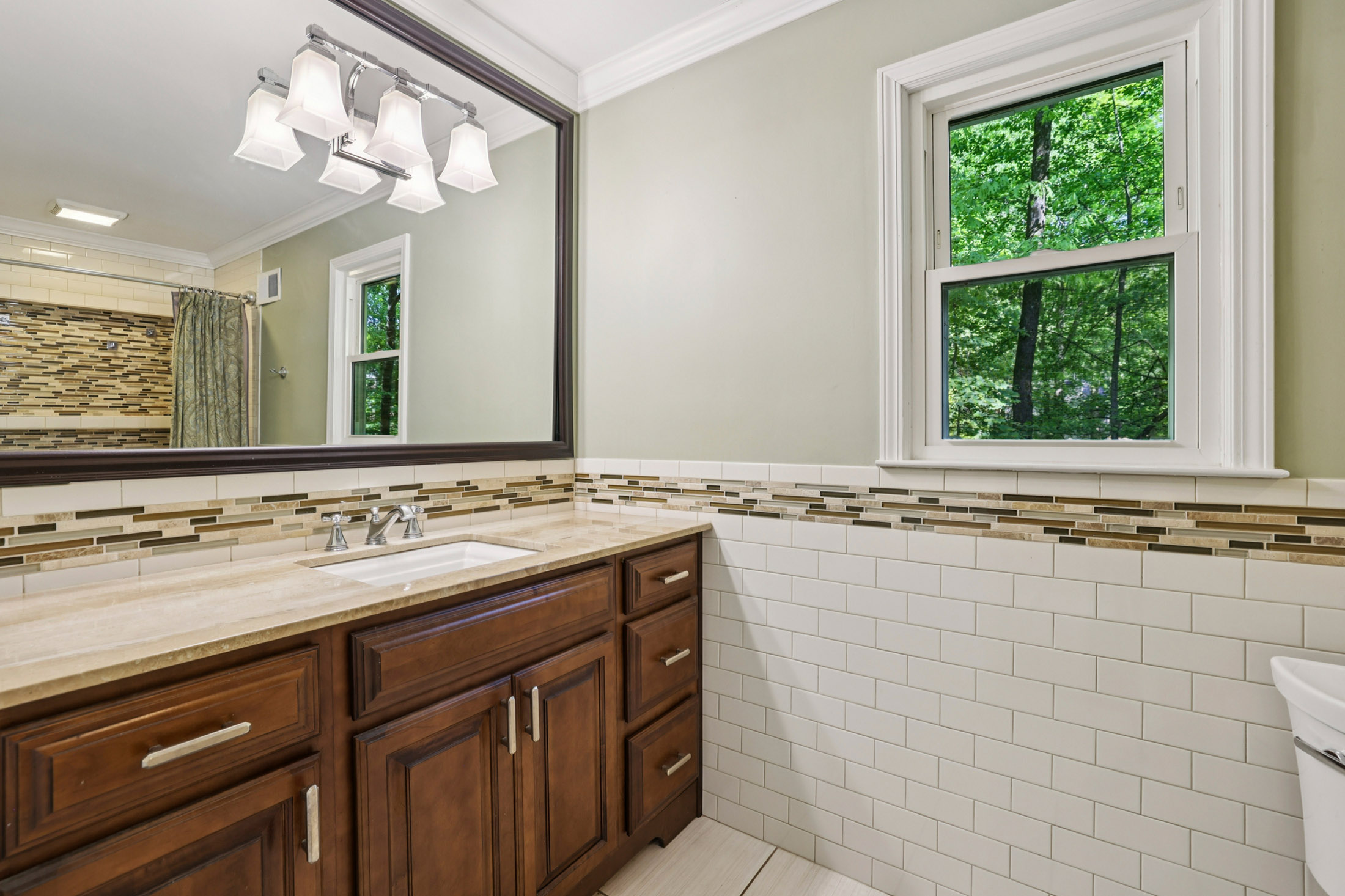  Standout Home in the Beloved Dunwoody North Neighborhood - 物件實景