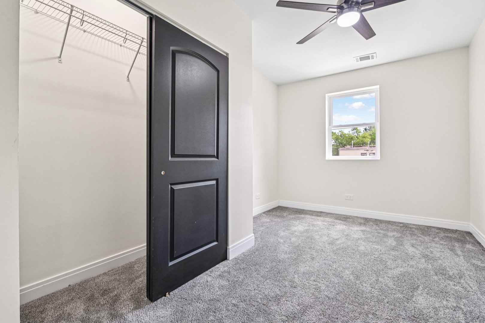 Chicago, Illinois, 60637, United States, 4 Bedrooms Bedrooms, ,4 BathroomsBathrooms,Residential,For Sale,1881153