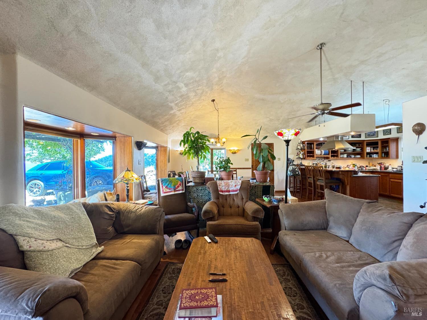 Garberville, California, 95542, United States, 3 Bedrooms Bedrooms, ,2 BathroomsBathrooms,Residential,For Sale,1914332