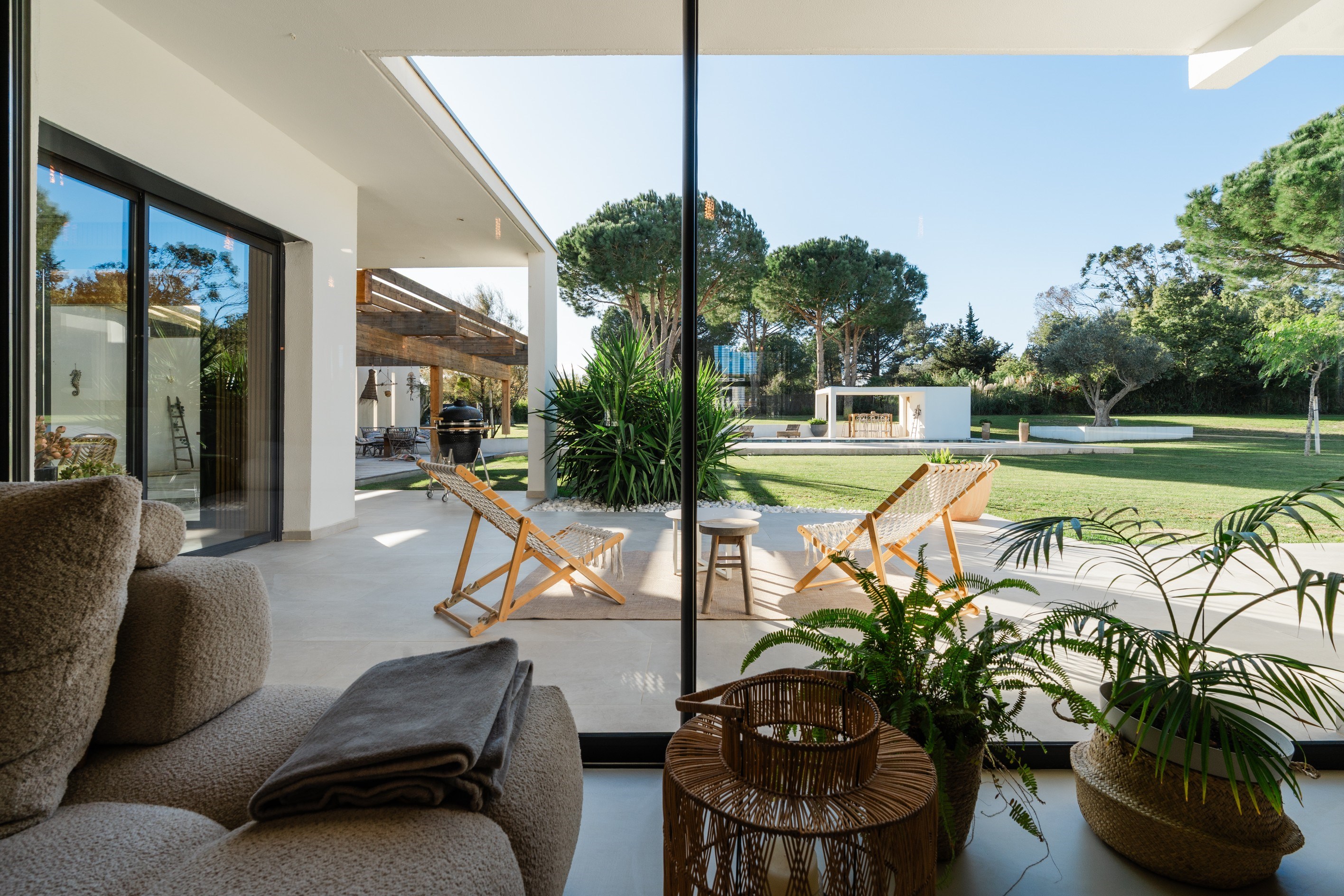  Contemporary house - pool - garage - 物件實景