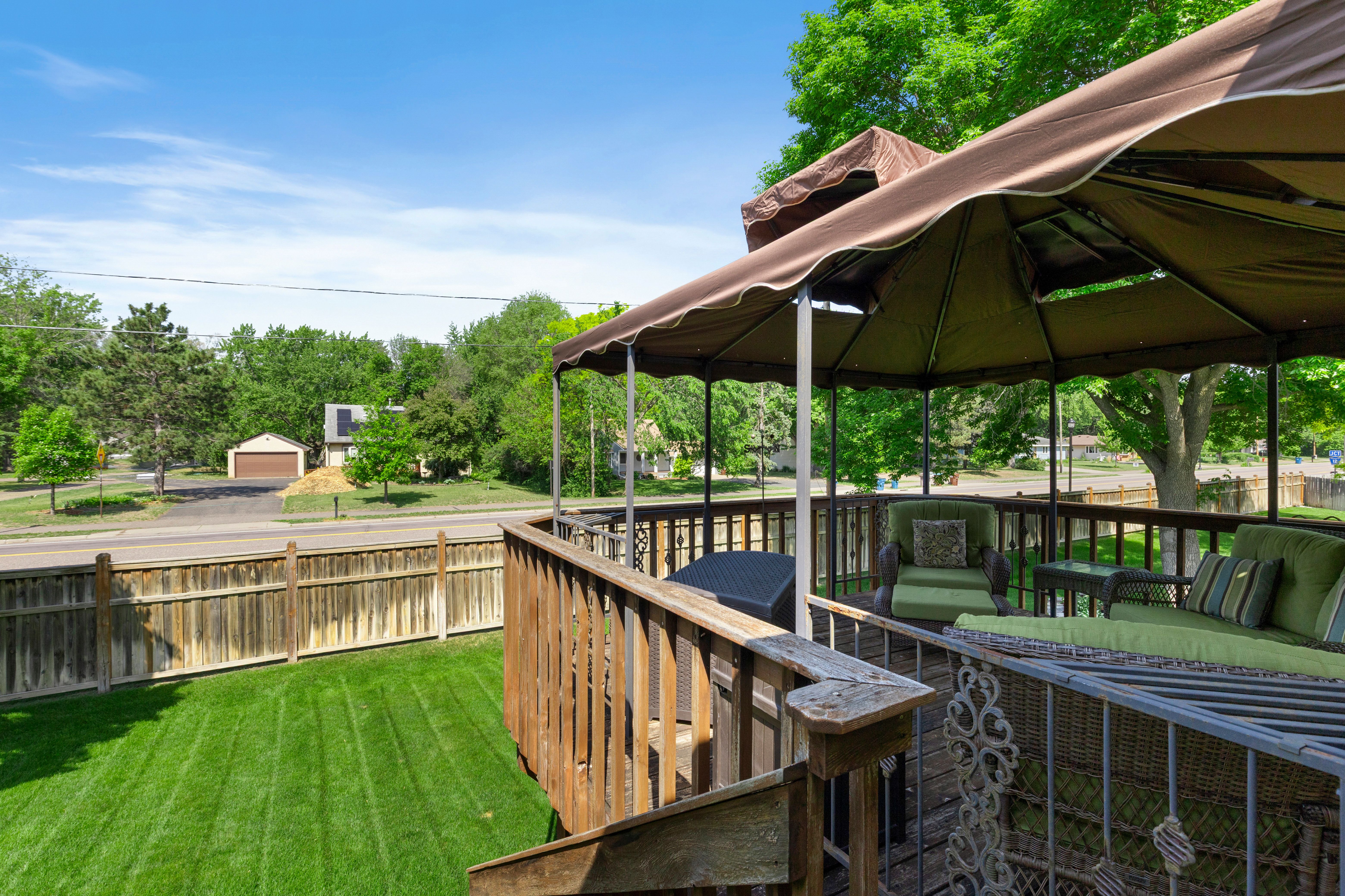  Inviting Champlin Living with Thoughtful Modern Updates - 物件實景