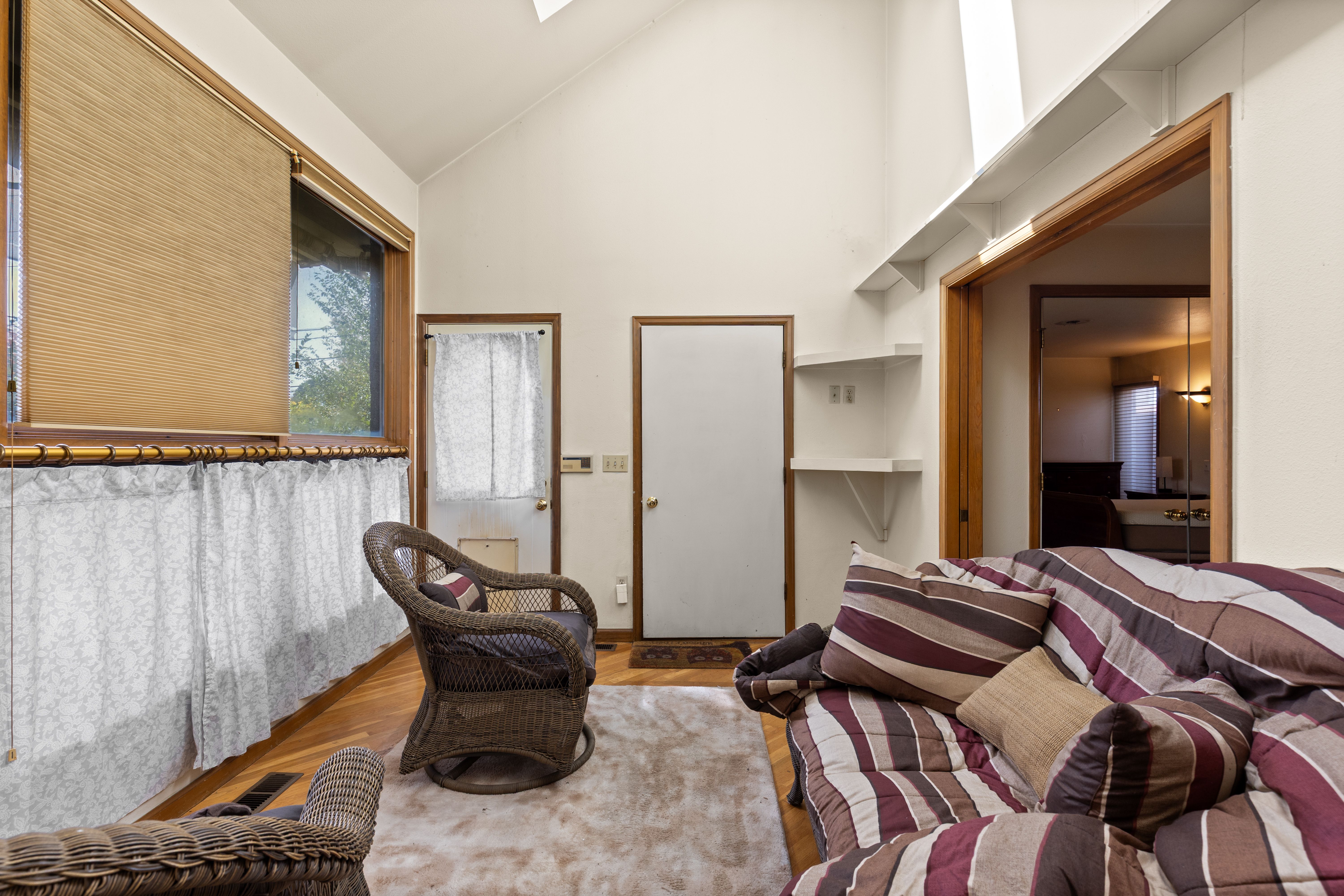  PRIME EAST WASHINGTON PARK OPPORTUNITY - BUILD, RENOVATE OR MAKE IT YOUR OWN - 物件實景