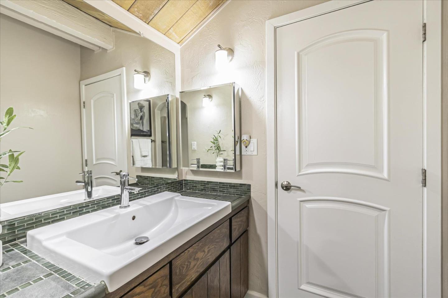 Los Gatos, California, 95030, United States, 4 Bedrooms Bedrooms, ,3 BathroomsBathrooms,Residential,For Sale,1906975