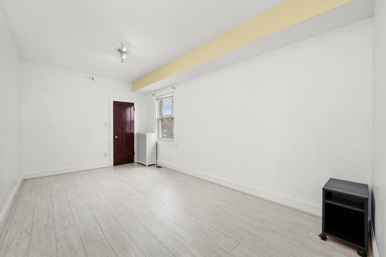 Chicago, Illinois, 60630, United States, 8 Bedrooms Bedrooms, ,3 BathroomsBathrooms,Residential,For Sale,1892523