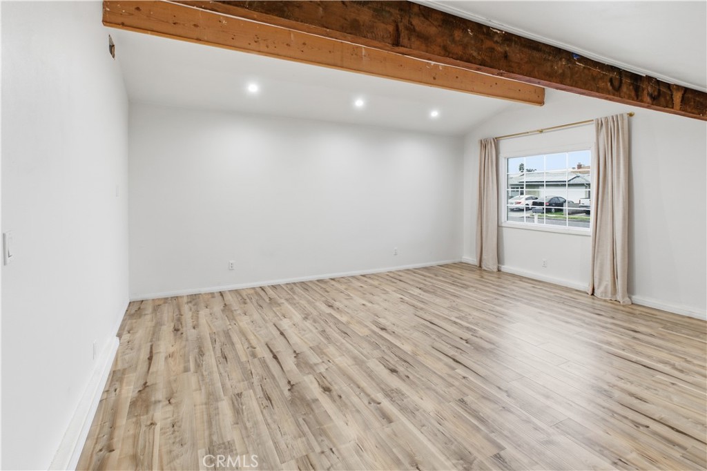 Simi Valley, California, 93063, United States, 3 Bedrooms Bedrooms, ,2 BathroomsBathrooms,Residential,For Sale,2006208