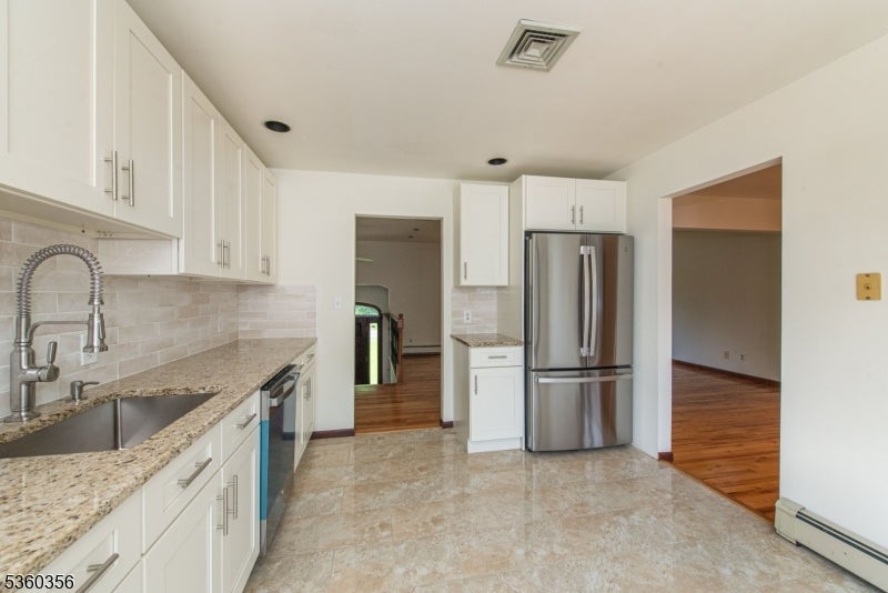 Montville Twp., New Jersey, 07082, United States, 4 Bedrooms Bedrooms, ,3 BathroomsBathrooms,Residential,For Sale,1834822