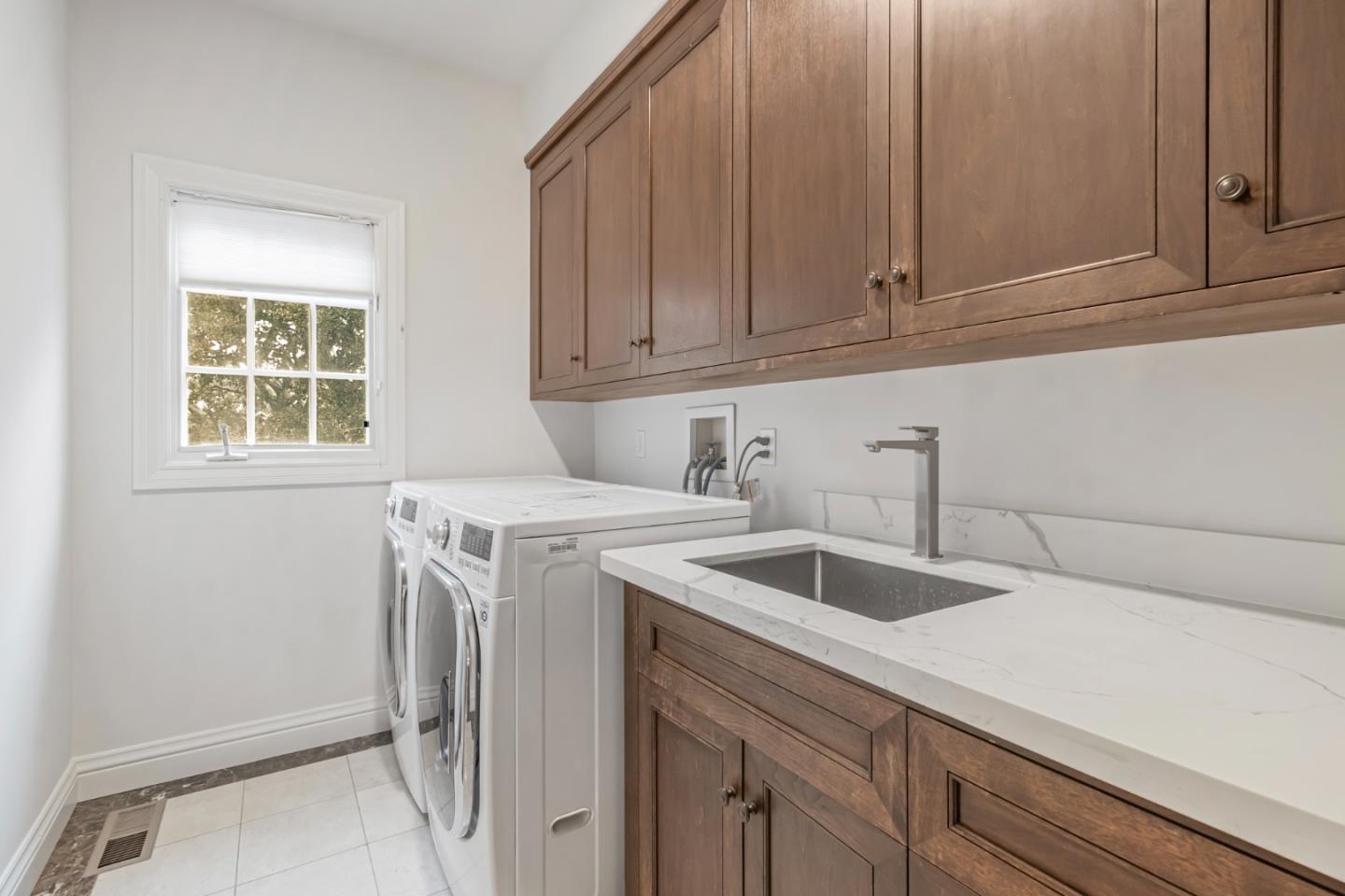 San Carlos, California, 94070, United States, 5 Bedrooms Bedrooms, ,5 BathroomsBathrooms,Residential,For Sale,1700172