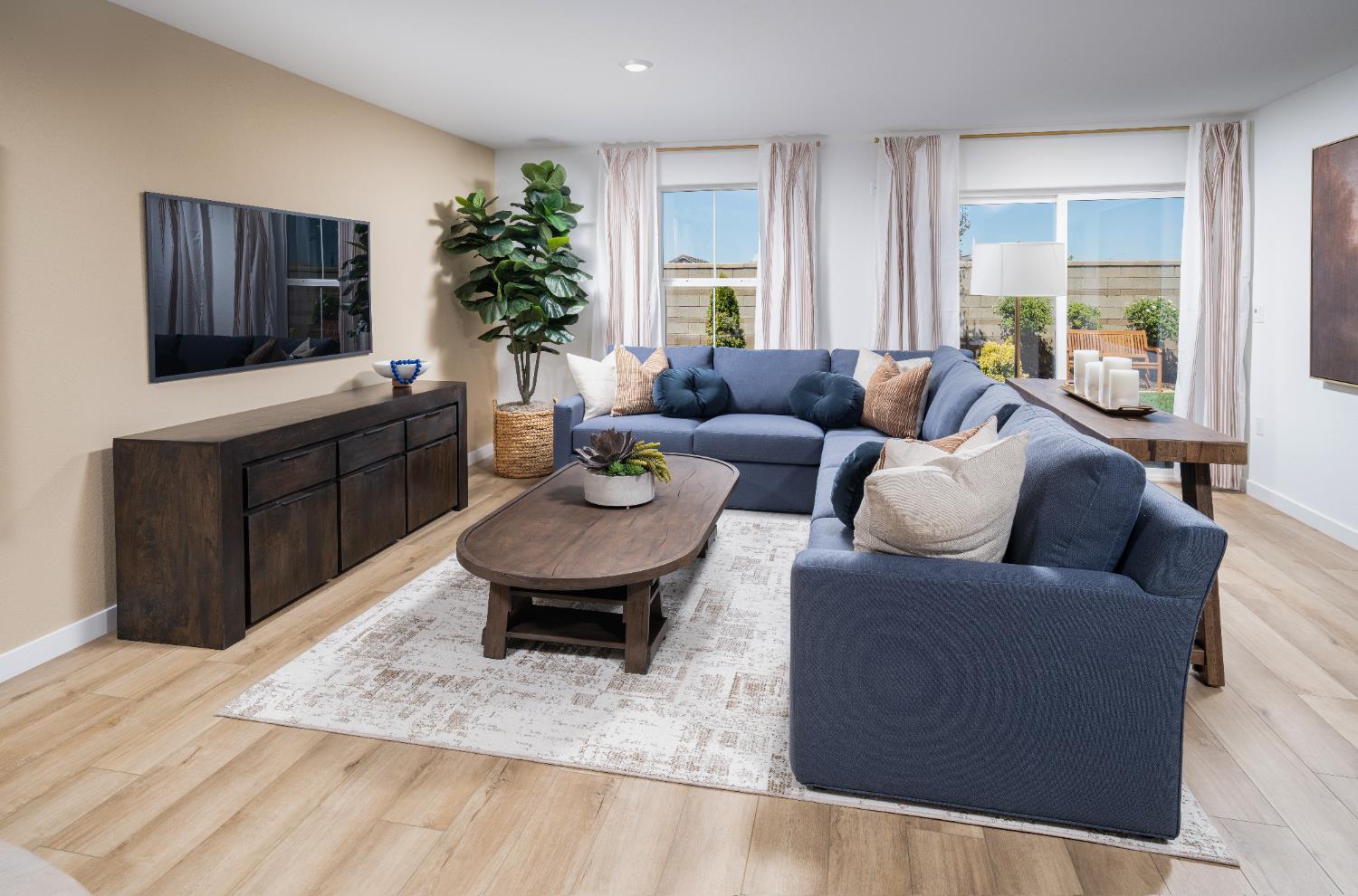 Rancho Cordova, California, 95742, United States, 4 Bedrooms Bedrooms, ,2 BathroomsBathrooms,Residential,For Sale,1903647