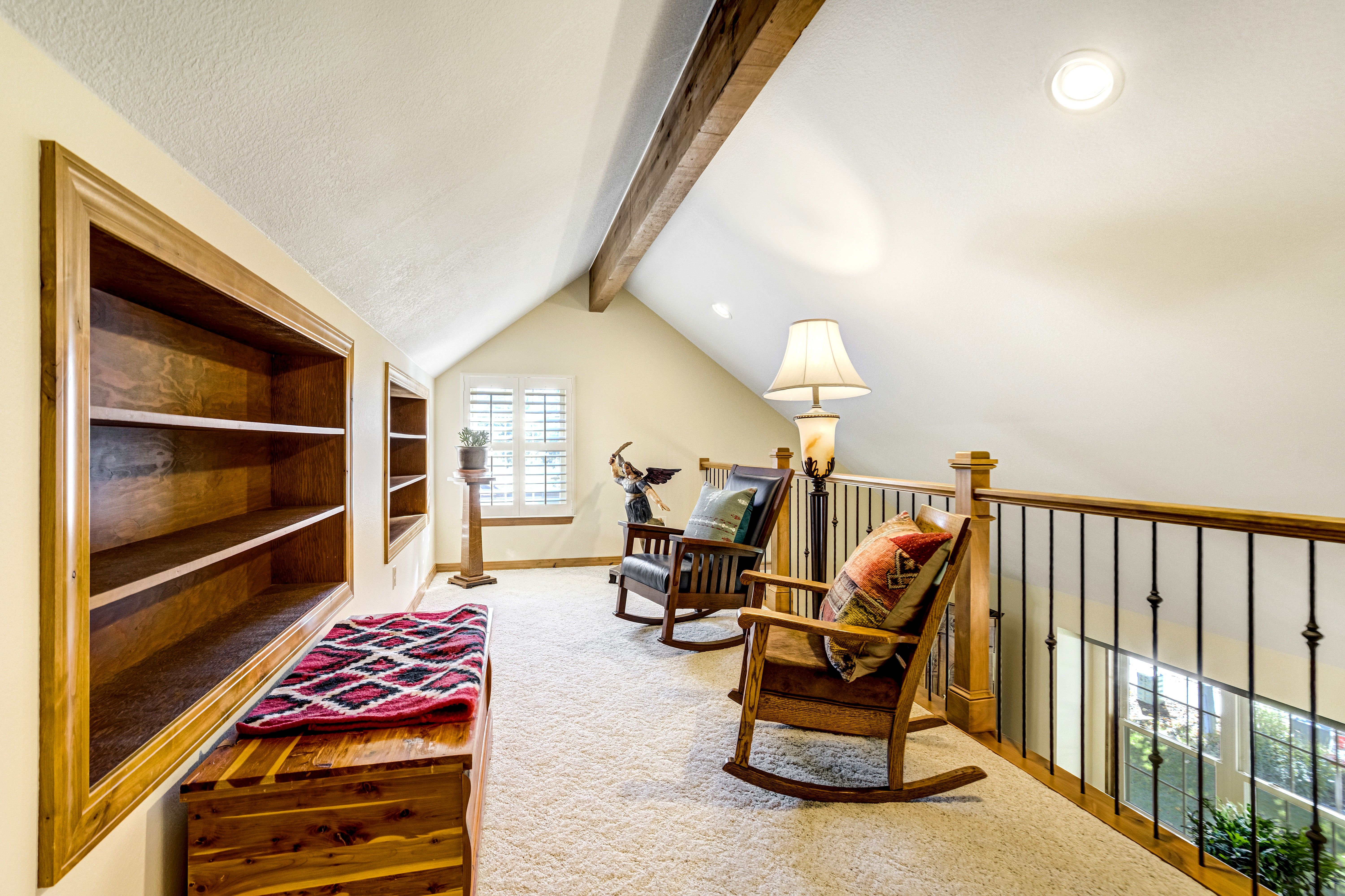  Impeccably Maintained Craftsman Retreat on a Quiet Cul-de-Sac - 物件實景