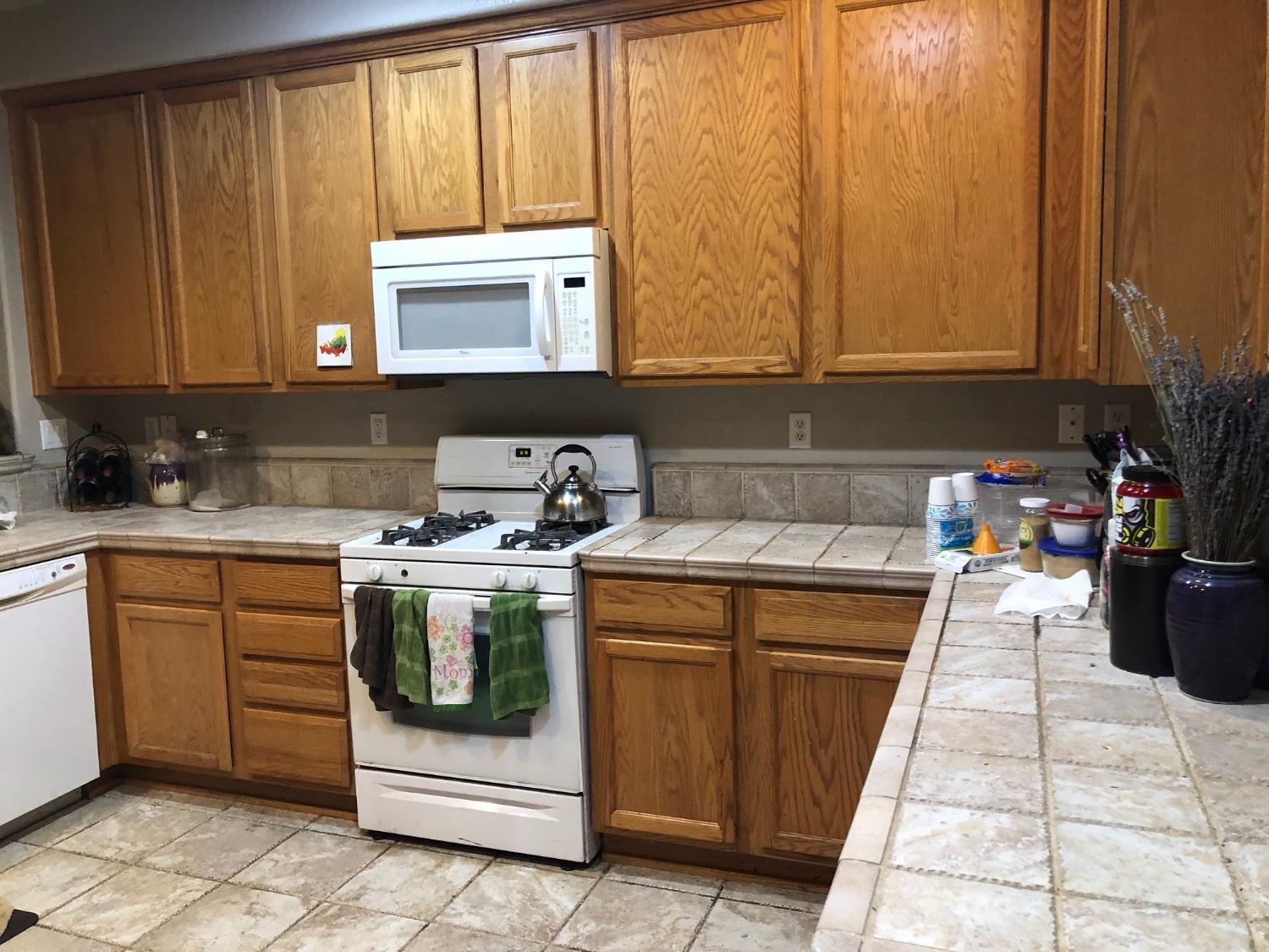 Yuba City, California, 95991-6934, United States, 6 Bedrooms Bedrooms, ,4 BathroomsBathrooms,Residential,For Sale,1849016