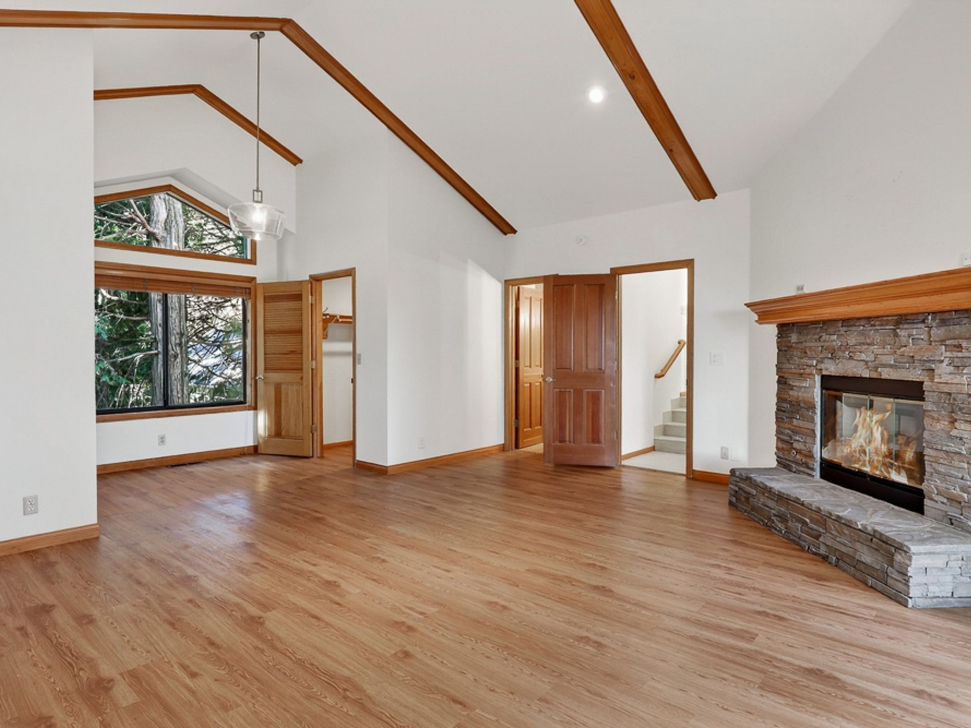  229 Shasta Drive, Lake Arrowhead, CA 92352 - 物件實景