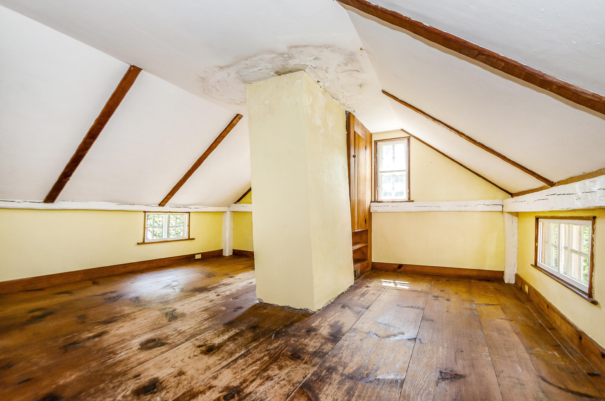 Cotuit, Massachusetts, 02635, United States, 4 Bedrooms Bedrooms, ,3 BathroomsBathrooms,Residential,For Sale,1965620