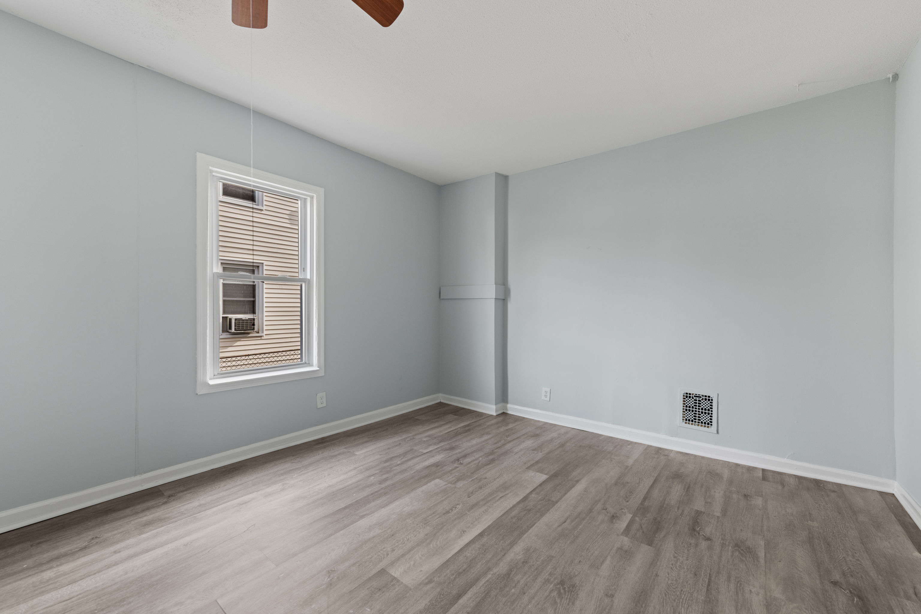 West Haven, Connecticut, 06516, United States, 5 Bedrooms Bedrooms, ,4 BathroomsBathrooms,Residential,For Sale,1991018