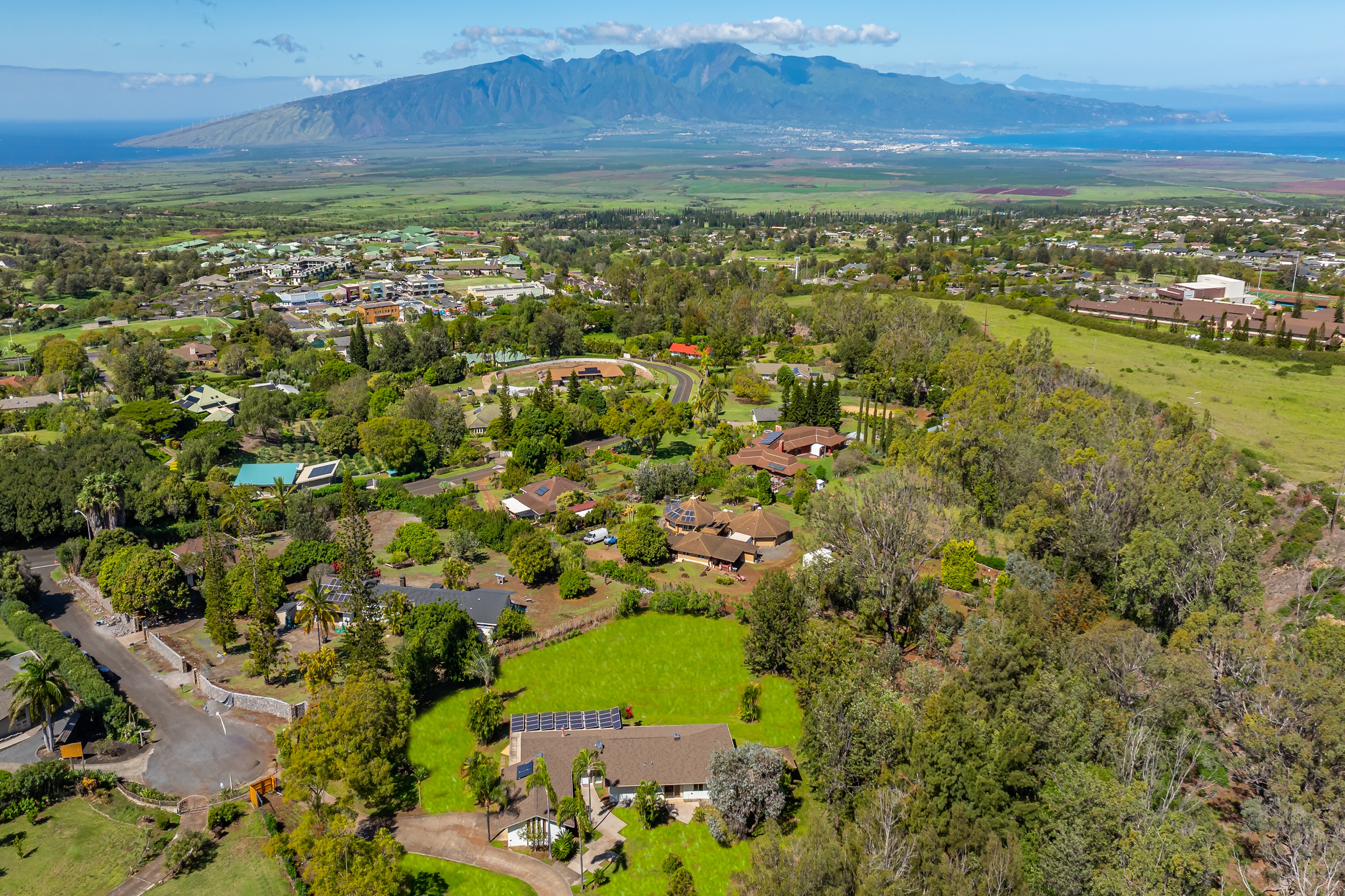  Views stretching  to the West Maui Mountains, ocean, and Haleakala - 物件實景