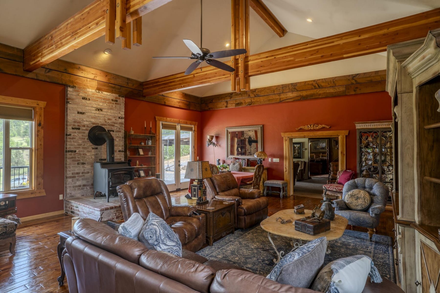  1969 Colestin Road Ashland, OR 97520 - 物件實景