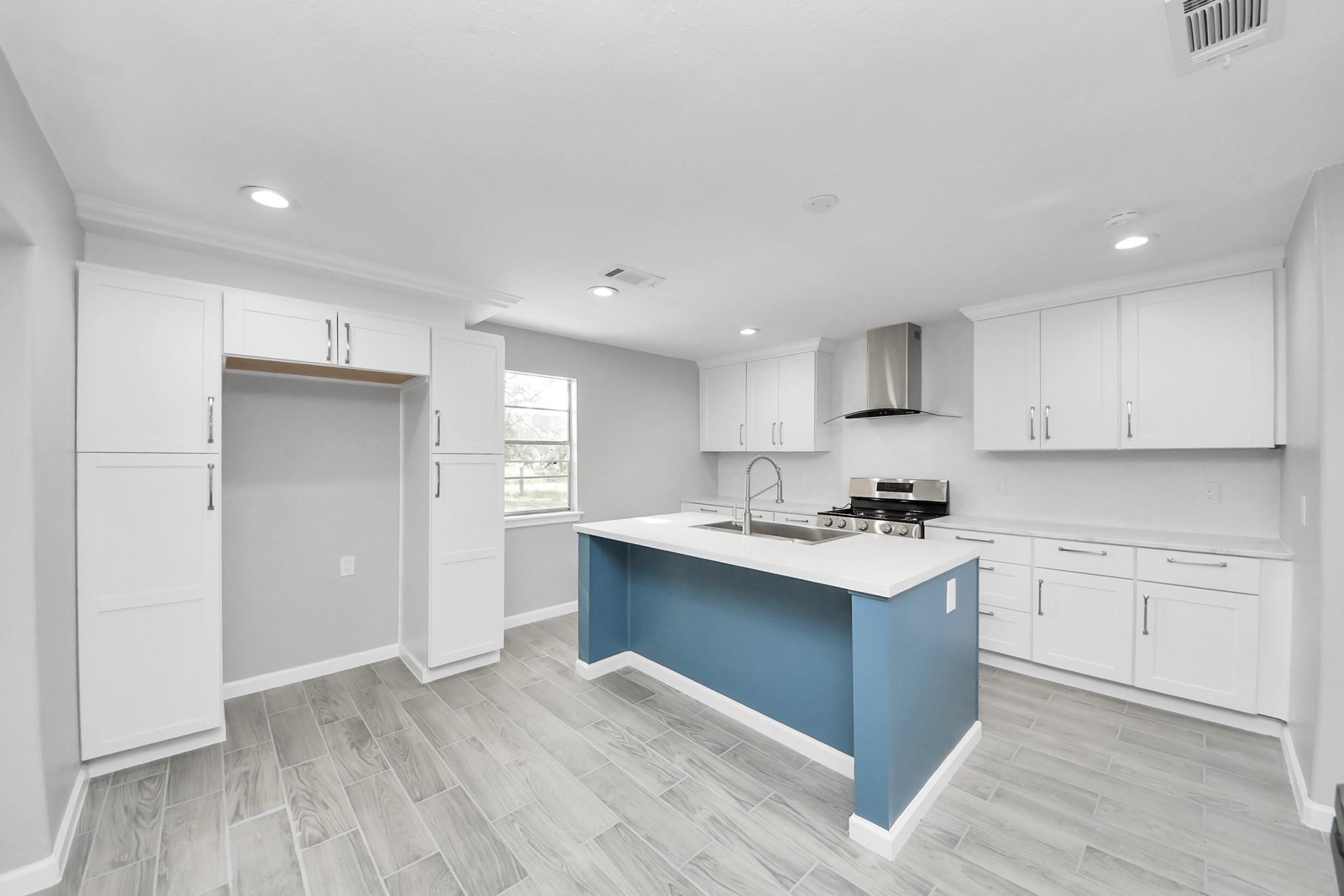 Sheridan, Texas, 78962, United States, 2 Bedrooms Bedrooms, ,2 BathroomsBathrooms,Residential,For Sale,1981605