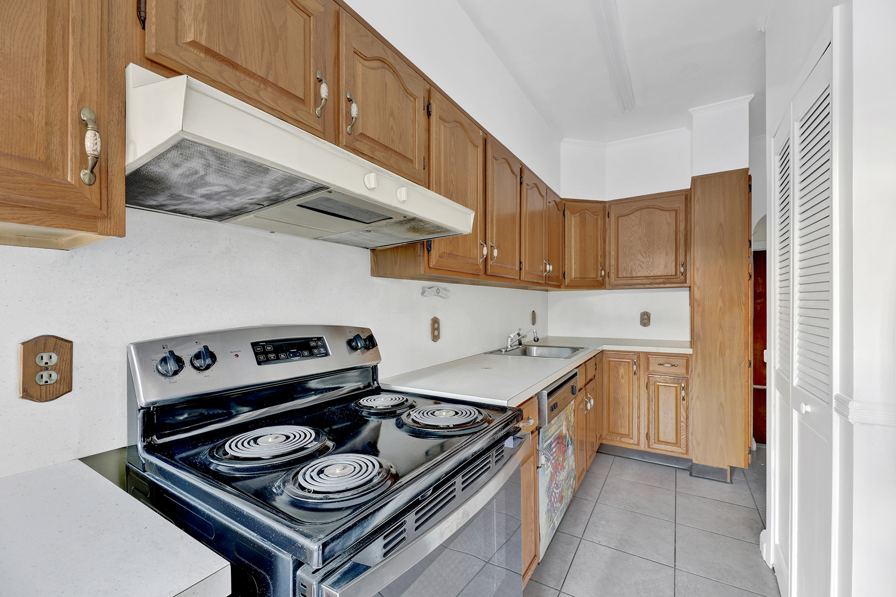 Brooklyn, New York, 11234, United States, 3 Bedrooms Bedrooms, ,2 BathroomsBathrooms,Residential,For Sale,1974509