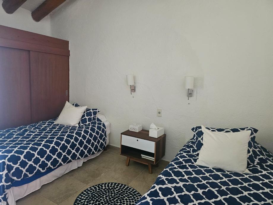 Crist?bal de Olid, Jiutepec, Morelos, 62564, Mexico, 4 Bedrooms Bedrooms, ,5 BathroomsBathrooms,Residential,For Sale,Crist?bal de Olid,1625302