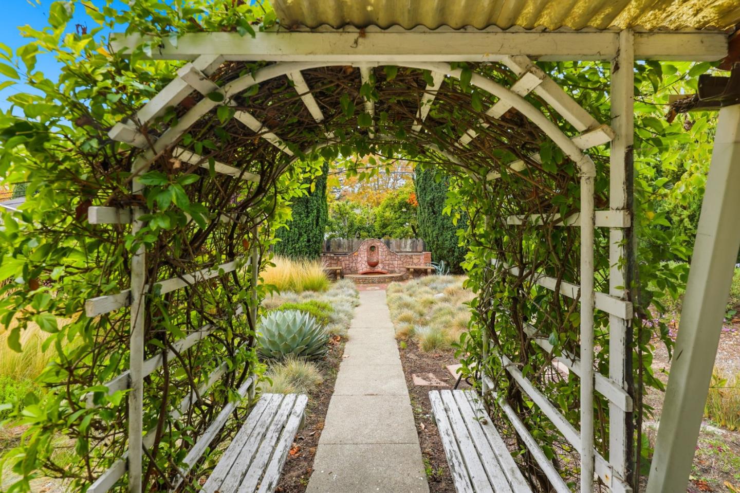 Burlingame, California, 94010, United States, 2 Bedrooms Bedrooms, ,2 BathroomsBathrooms,Residential,For Sale,1987615