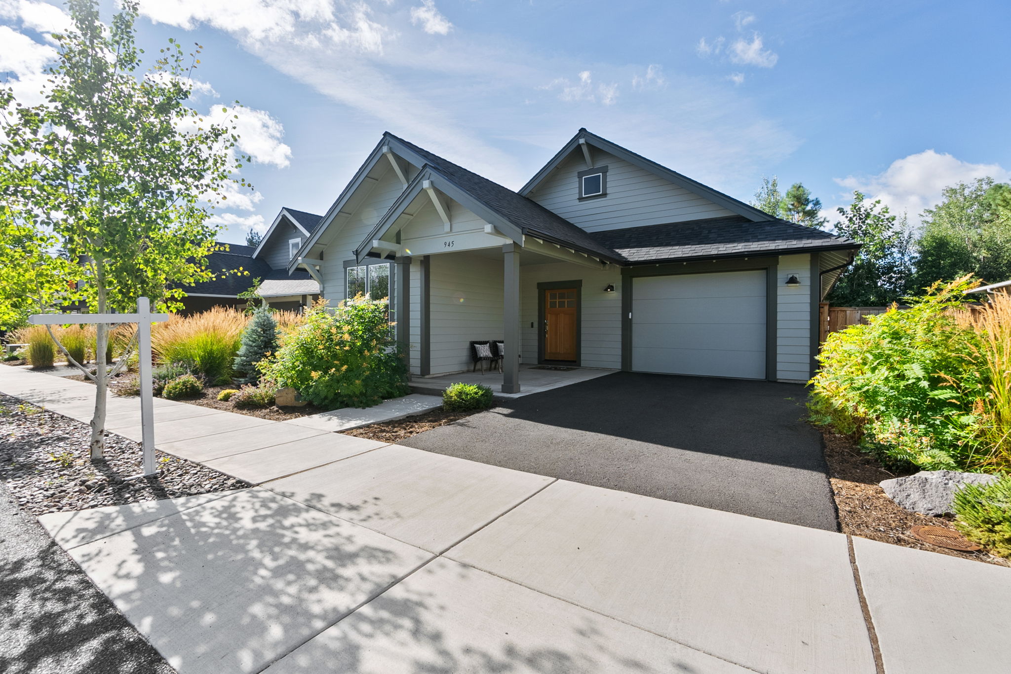 Sisters, Oregon, 97759, United States, 3 Bedrooms Bedrooms, ,2 BathroomsBathrooms,Residential,For Sale,1910956