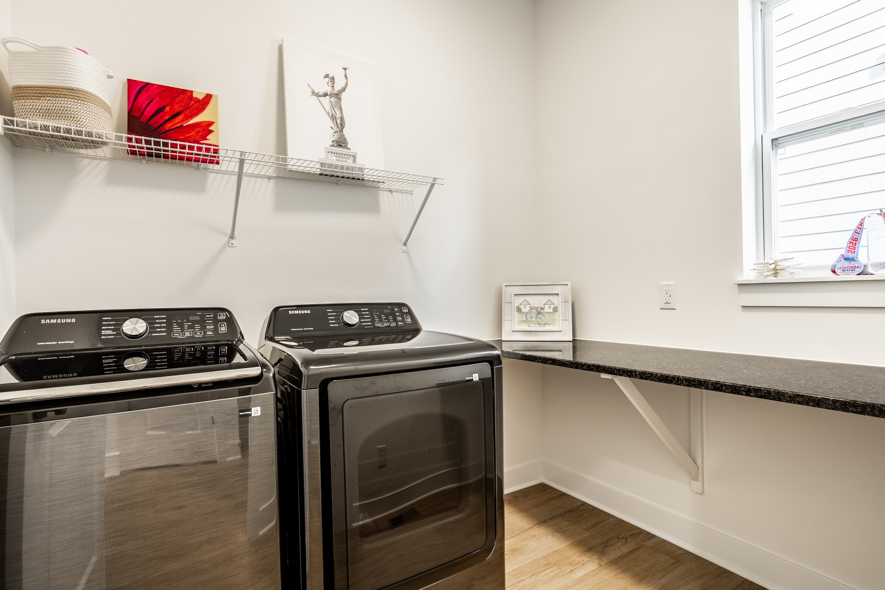  Beautifully Designed 5 Bedroom Home in Desirable Westfield Neighborhood - 物件實景