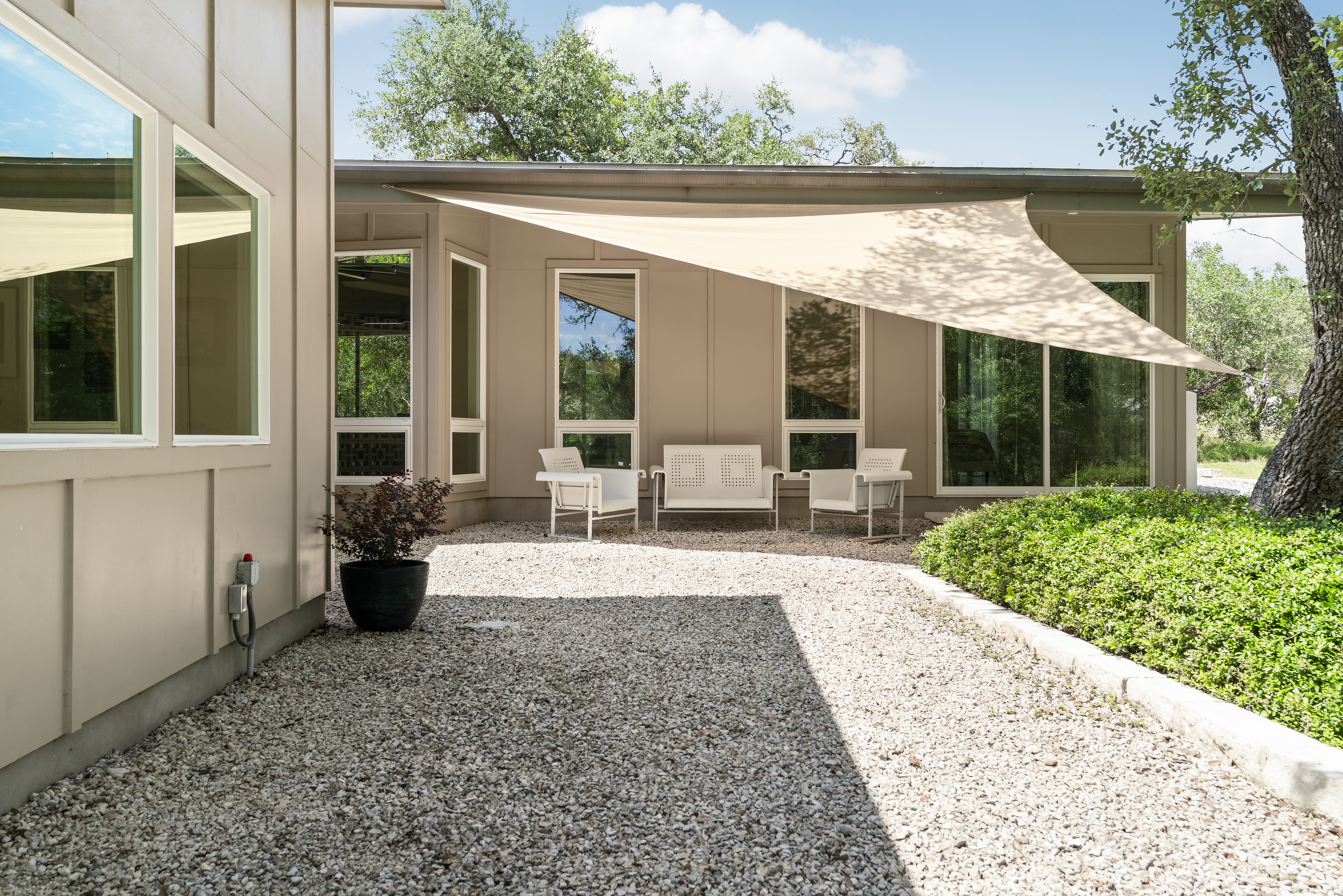  A Modern Hill Country Retreat on 5 Lush Acres - 物件實景