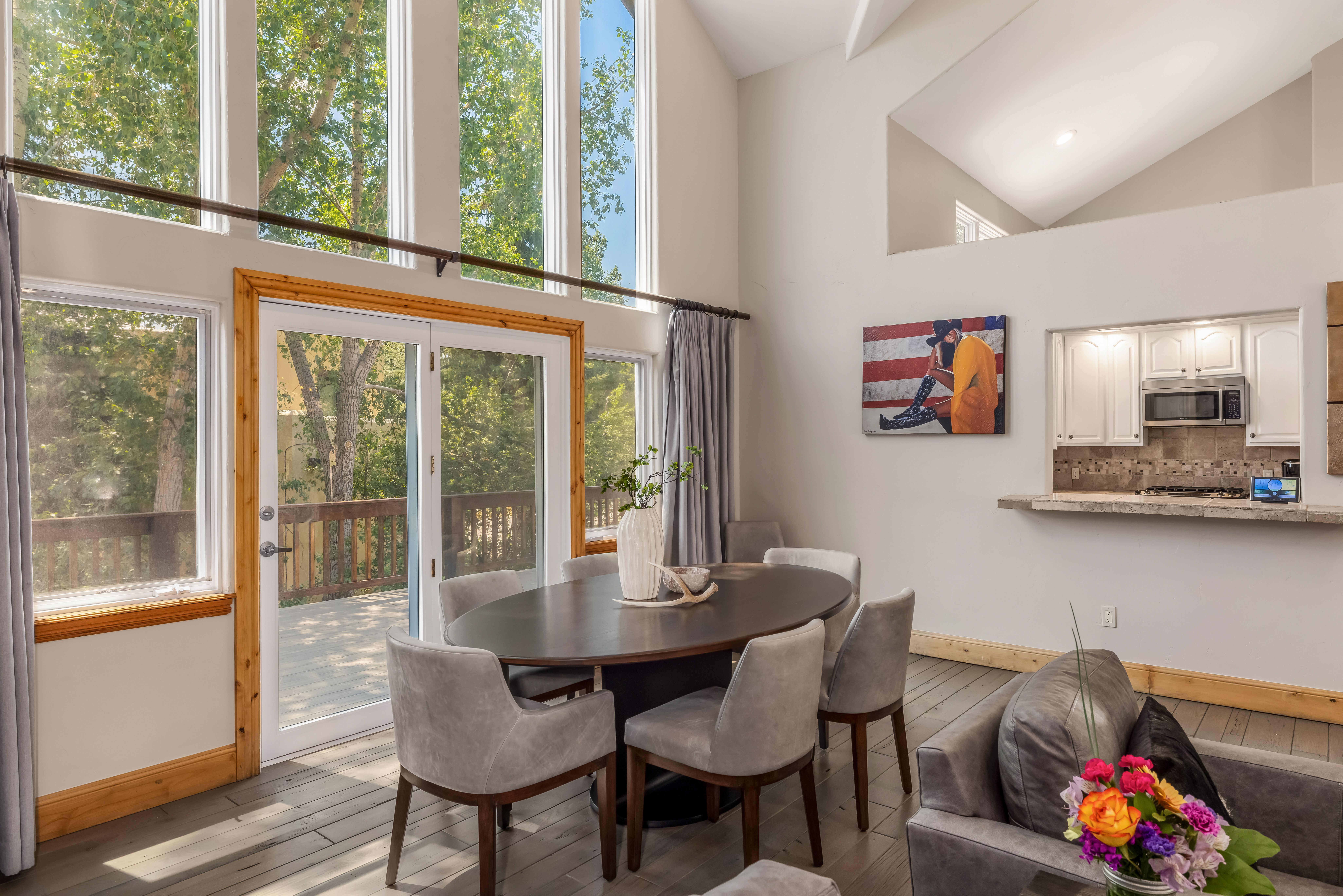  Spacious Five-Bedroom Residence with a Prime Ski-Slope View - 物件實景
