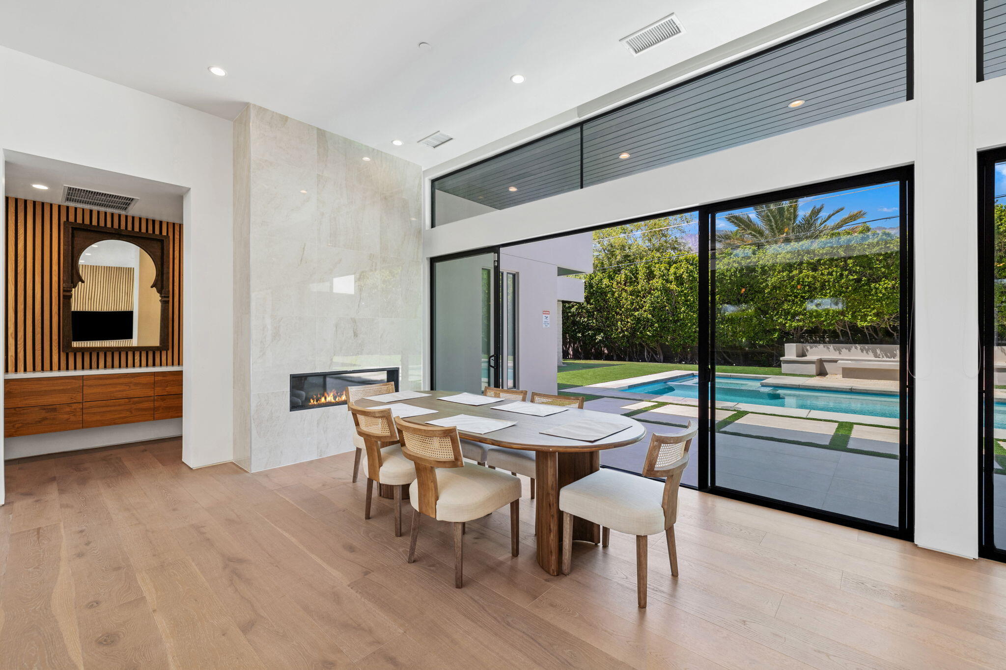 Palm Springs, California, 92262, United States, 5 Bedrooms Bedrooms, ,4 BathroomsBathrooms,Residential,For Sale,1805387