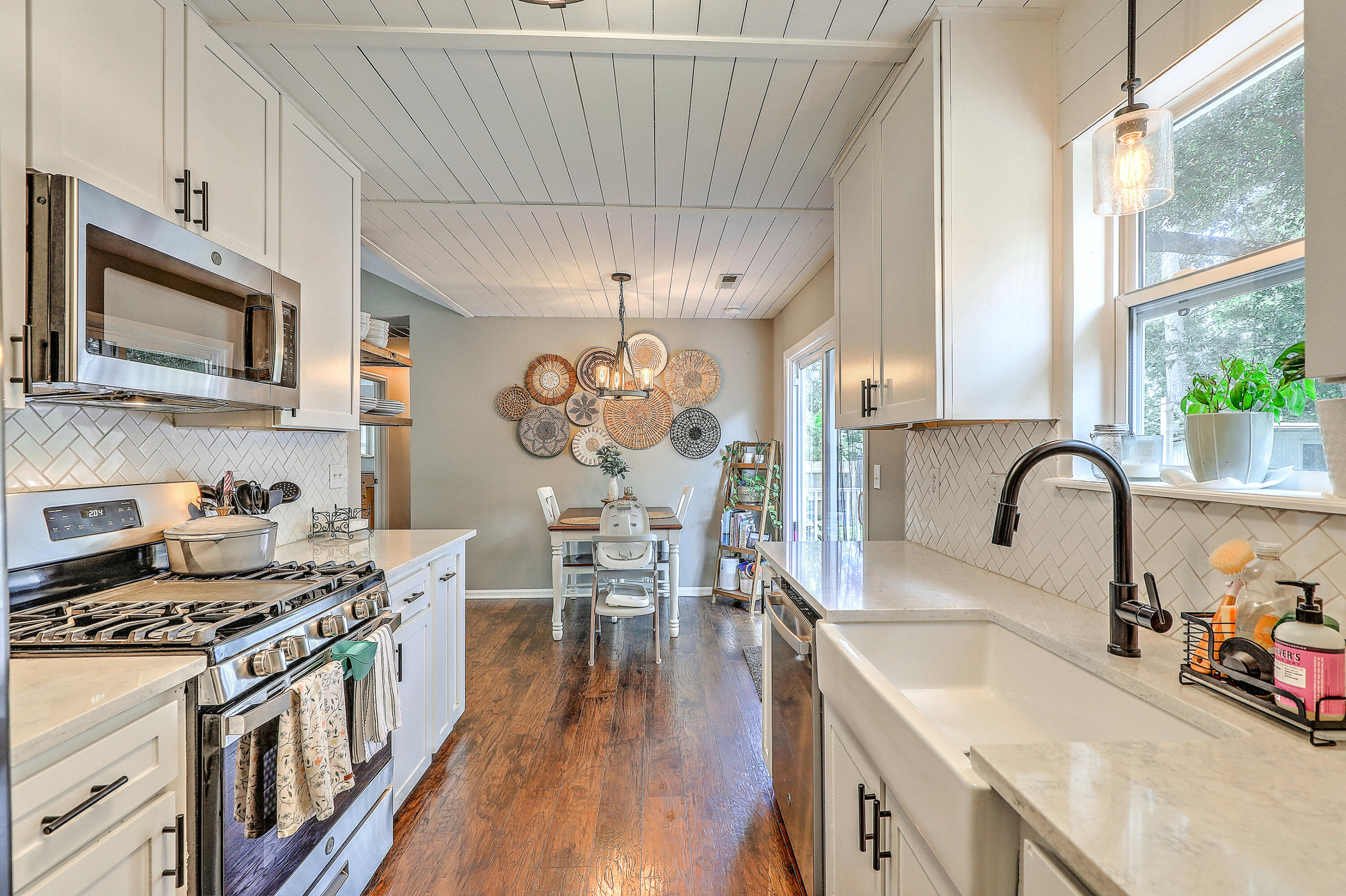 Charleston, South Carolina, 29412, United States, 3 Bedrooms Bedrooms, ,2 BathroomsBathrooms,Residential,For Sale,1980992