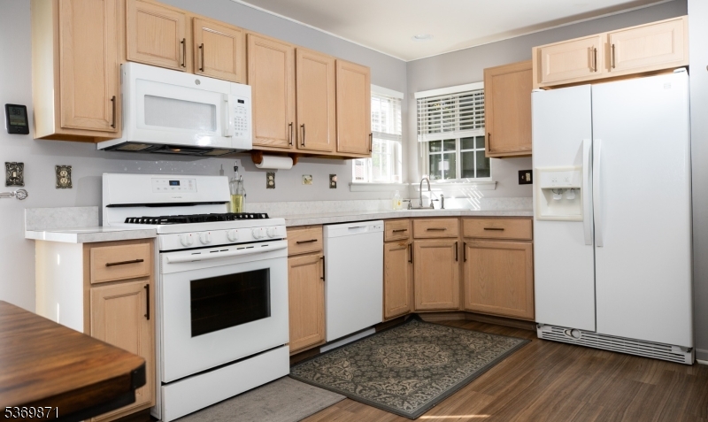 Jefferson Twp., New Jersey, 07438-8883, United States, 4 Bedrooms Bedrooms, ,3 BathroomsBathrooms,Residential,For Sale,1914161