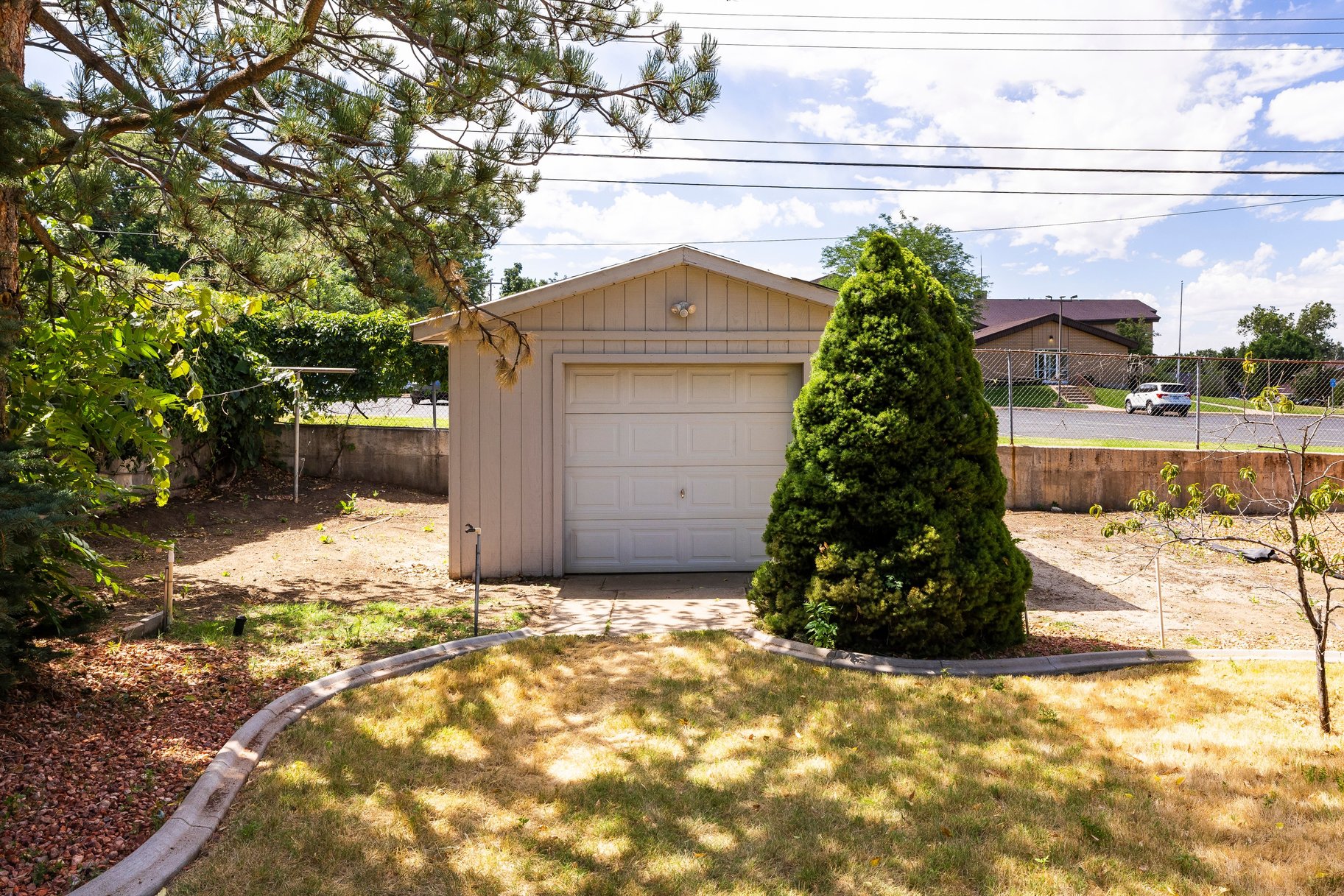  Fully Renovated Rambler With Large Primary En-Suite - 物件實景