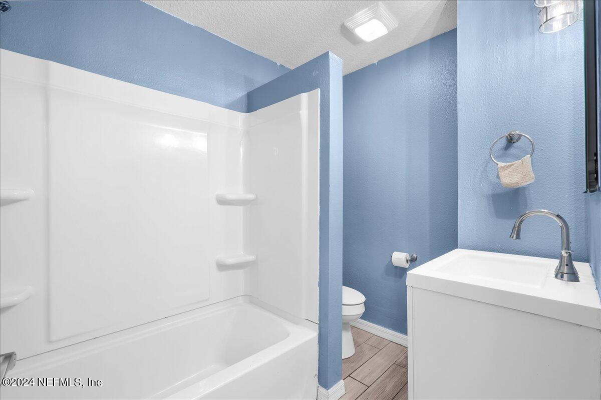 East Palatka, Florida, 32131, United States, 4 Bedrooms Bedrooms, ,4 BathroomsBathrooms,Residential,For Sale,1922938